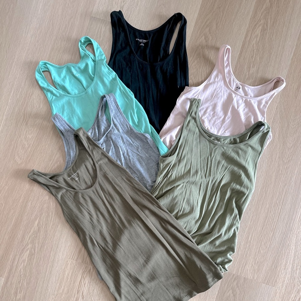 Maternity tank top lot